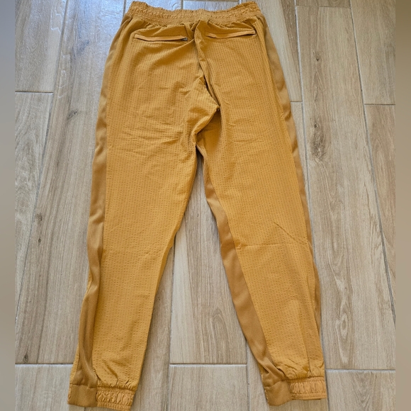 Athleta Textured Brooklyn Joggers, 4 - Picture 2 of 8